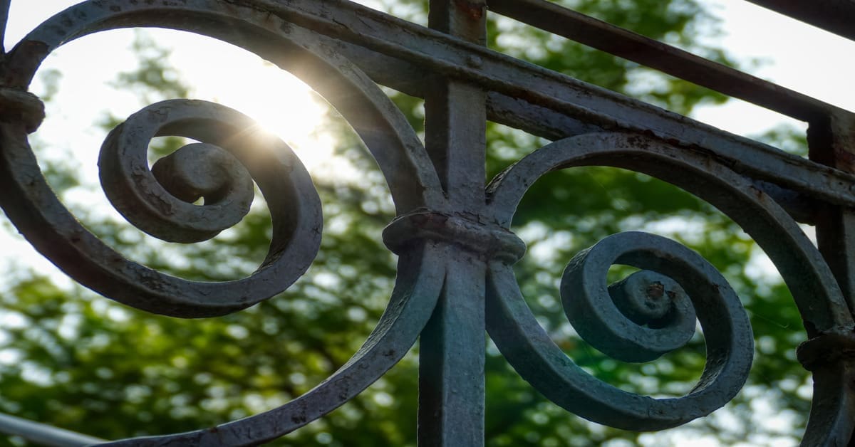 How To Know It’s Time To Replace Your Handrail - EZ Rails